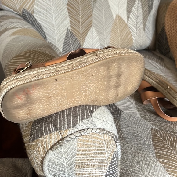 Size 34 Zara leather and jute platform sandal.  US size 4.5. Good condition. - Picture 4 of 12